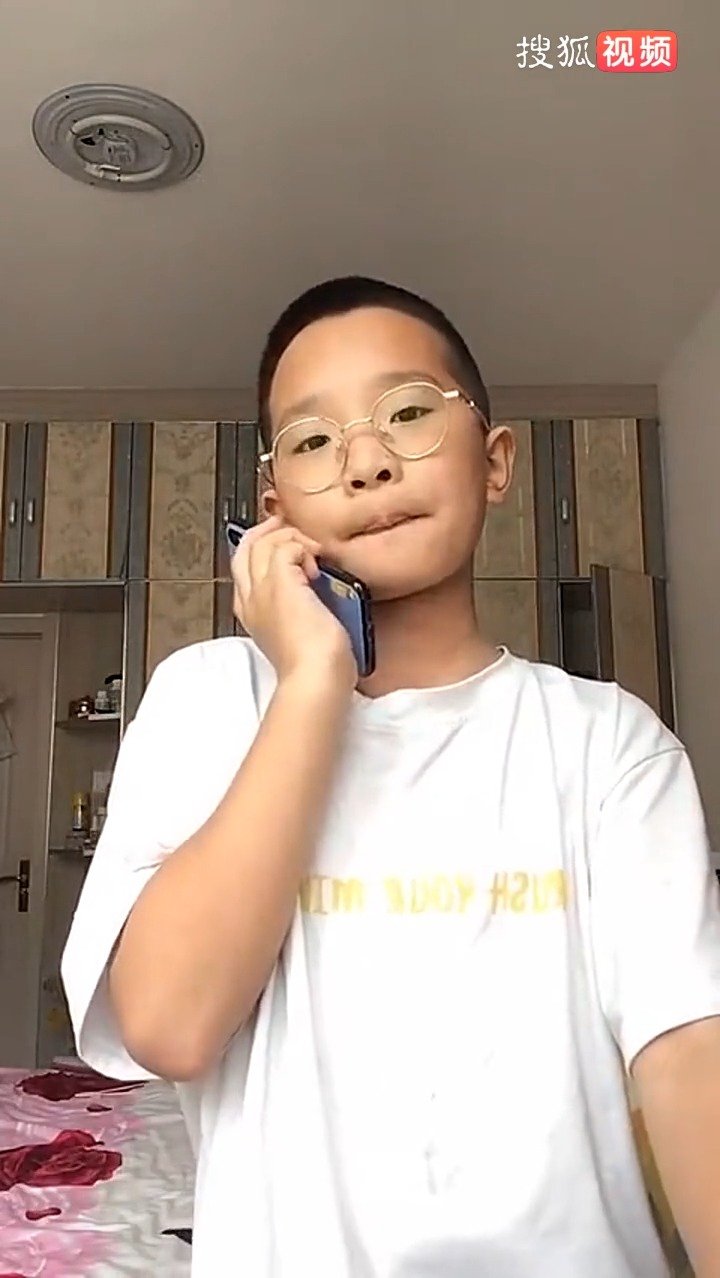 钟美美回应下架模仿老师视频